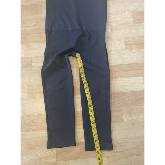 Belly Bandit Mother Tucker Postpartum Compression Capri Legging Size Small Gray - Picture 8 of 8